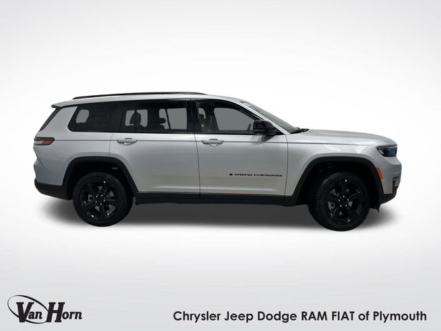 2025 Jeep Grand Cherokee Limited photo 2