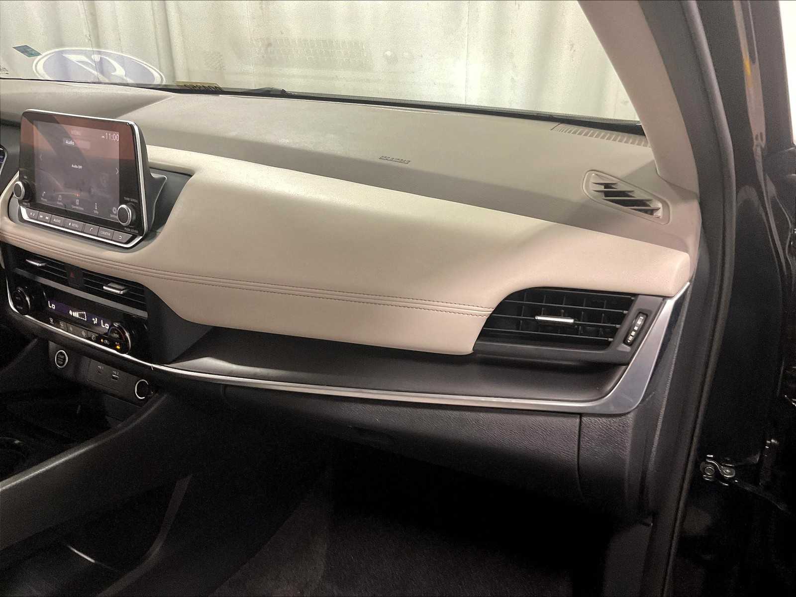 2023 Nissan Rogue SV photo 13