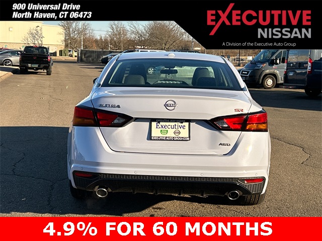 2025 Nissan Altima SR photo 2