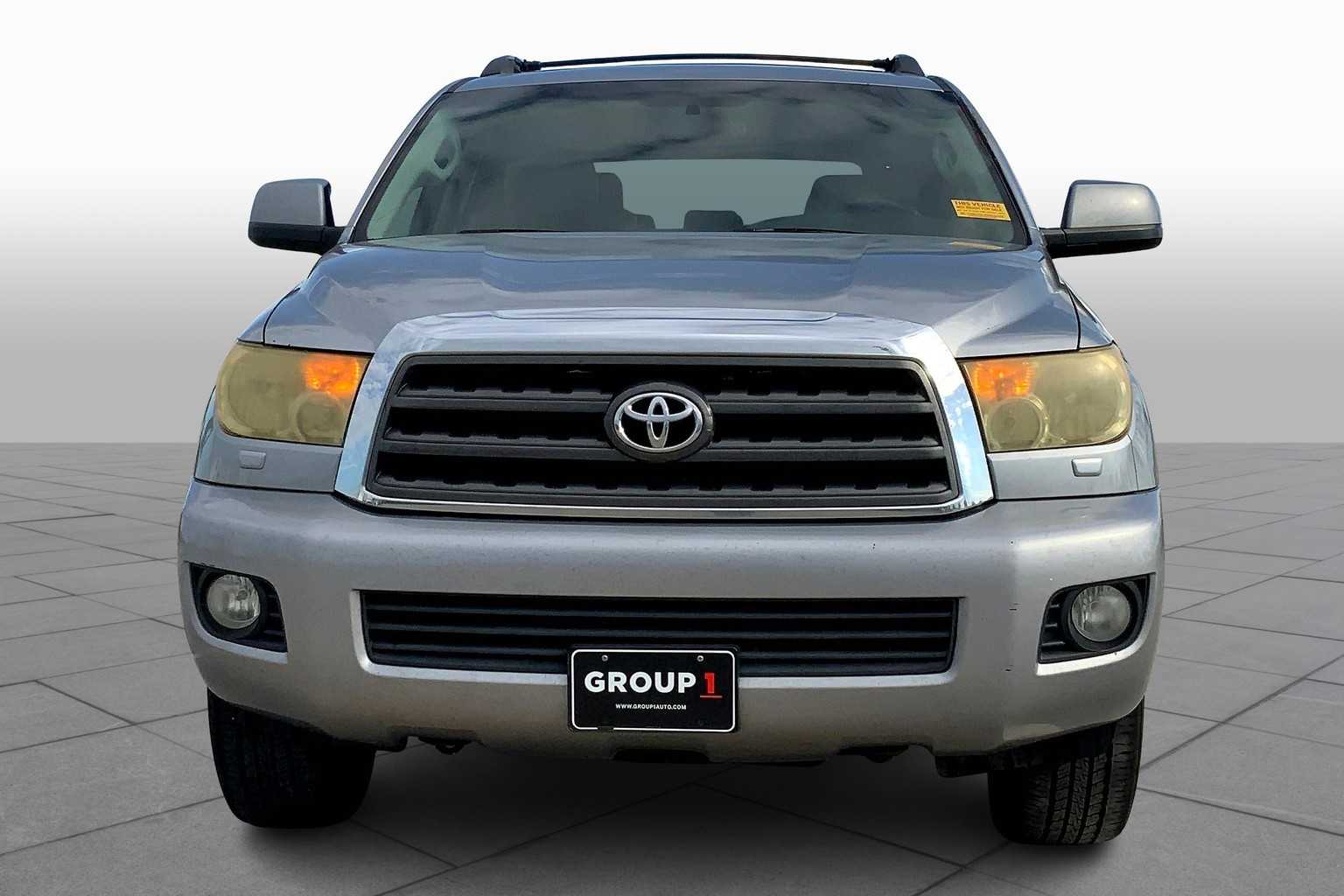 2010 Toyota Sequoia photo 3