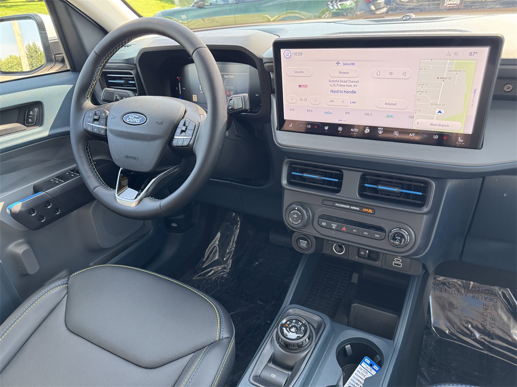2025 Ford Maverick photo 25