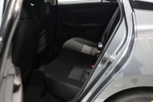 2025 Nissan Sentra SV photo 16