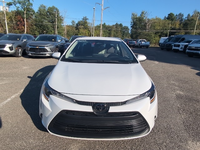 2025 Toyota Corolla LE photo 2