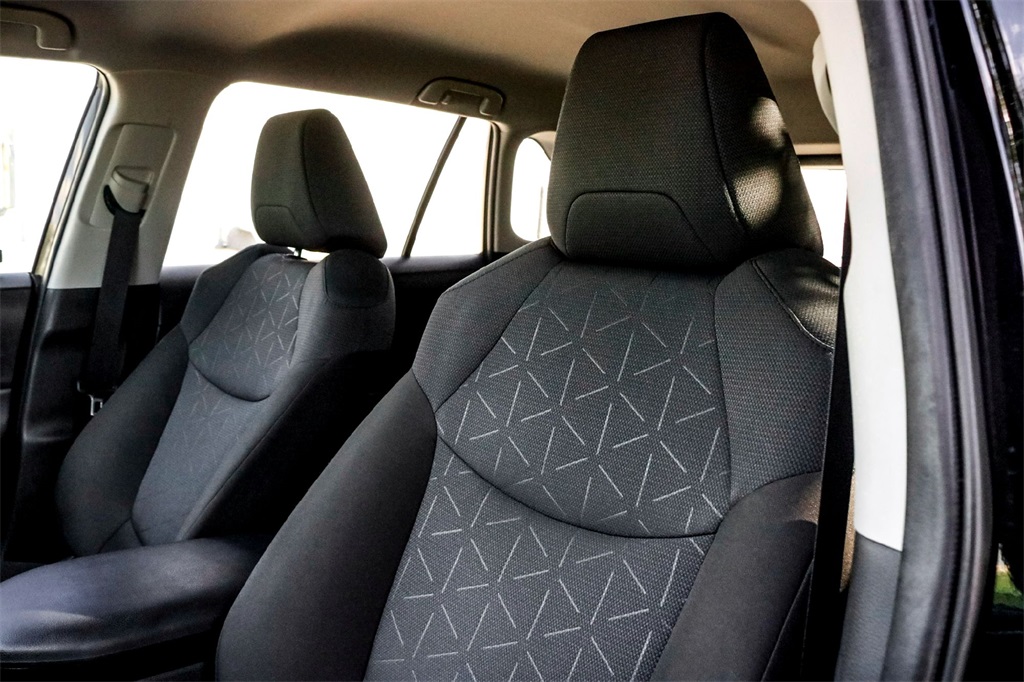 2024 Toyota RAV4 XLE photo 11