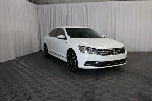 2016 Volkswagen Passat S photo 6