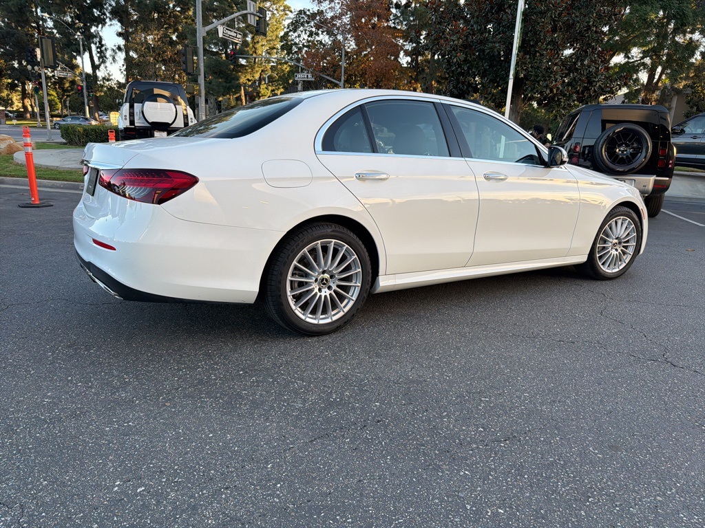 2022 Mercedes Benz E 350 photo 3