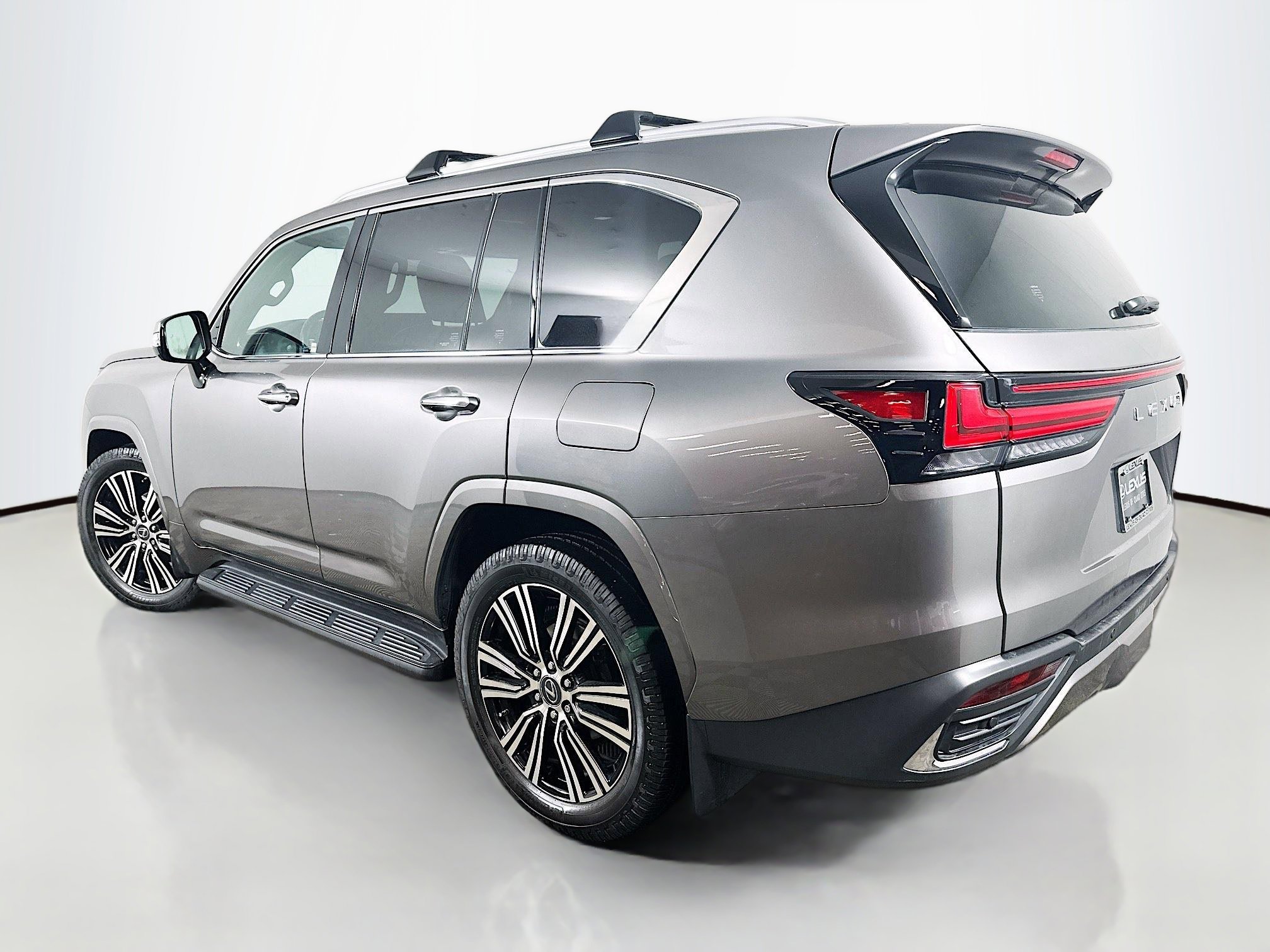 2022 Lexus LX 600 Luxury photo 5