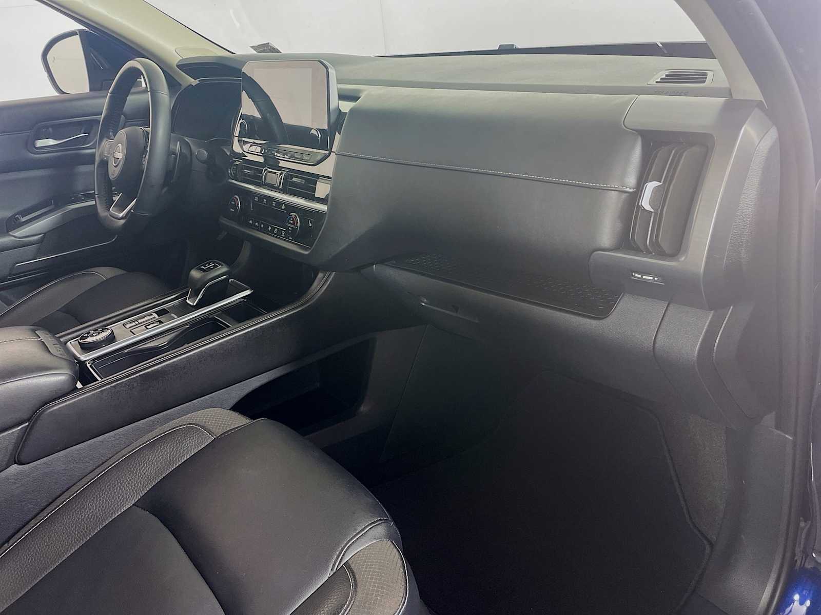 2023 Nissan Pathfinder SL photo 29