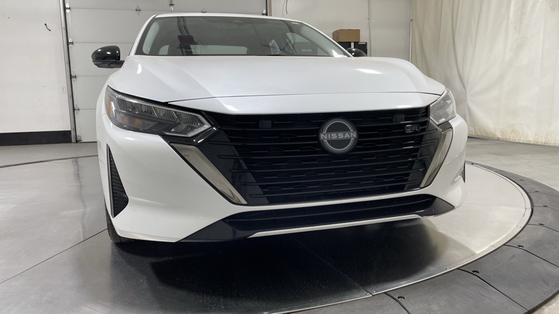 2024 Nissan Sentra SR photo 2