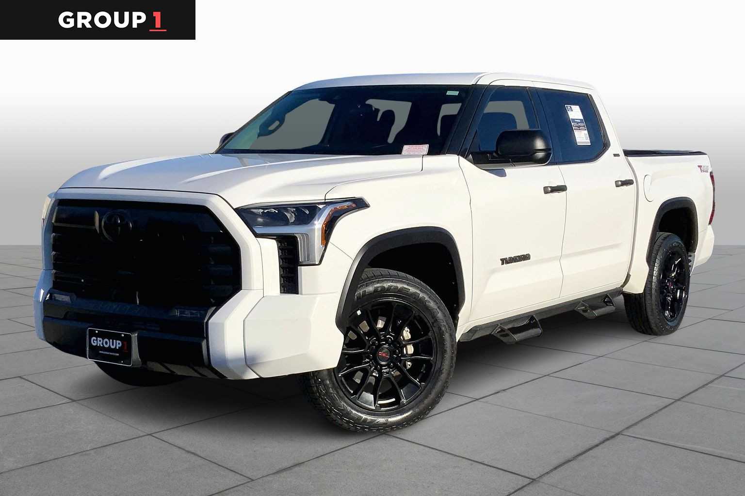 2022 Toyota Tundra SR5's photo