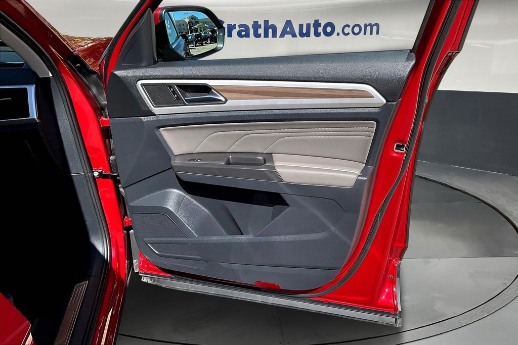 2023 Volkswagen Atlas V6 SEL photo 26