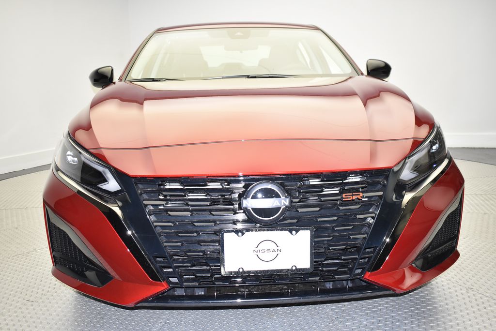 2025 Nissan Altima SR photo 2