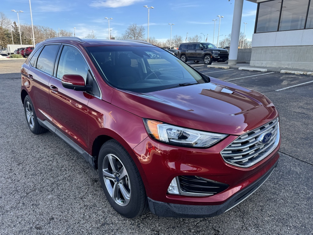 2019 Ford Edge SEL's photo