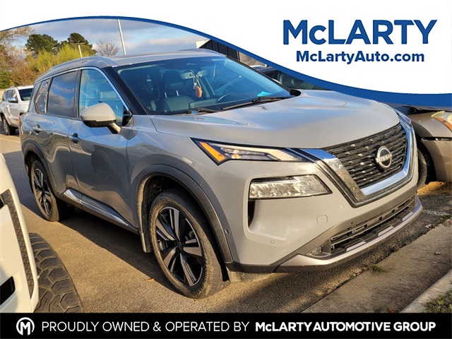 2022 Nissan Rogue SL's photo