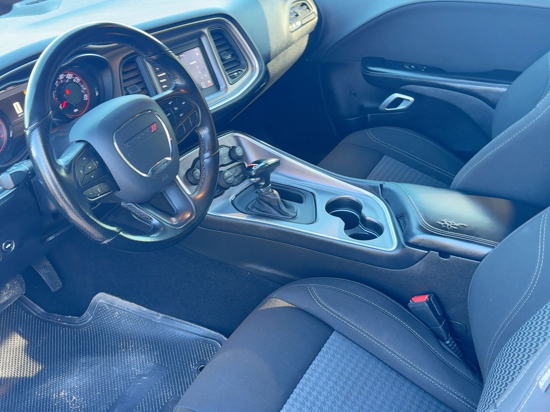 2021 Dodge Challenger SXT photo 3