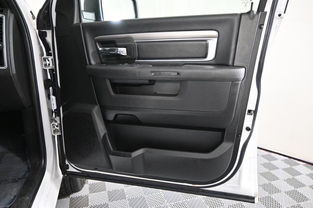 2021 Ram 1500 Classic Warlock photo 10