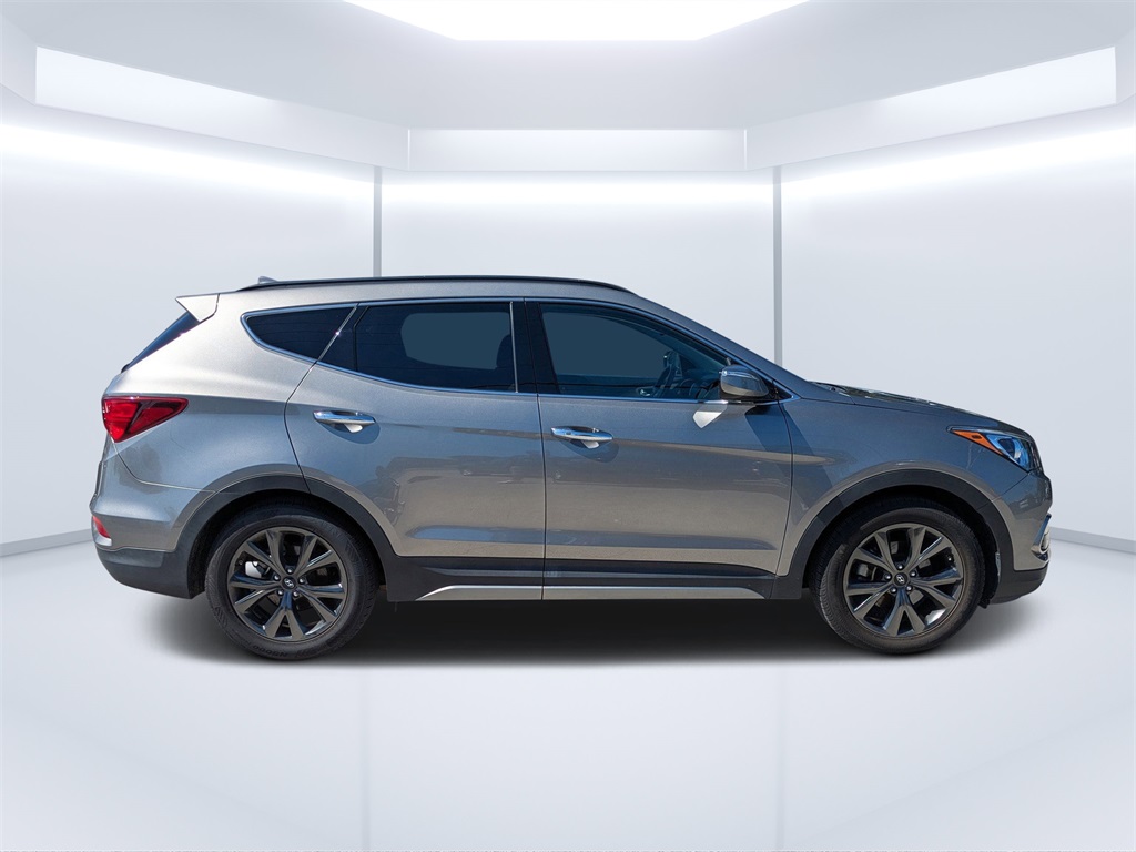 2017 Hyundai Santa Fe Sport 2.0T Ultimate photo 2