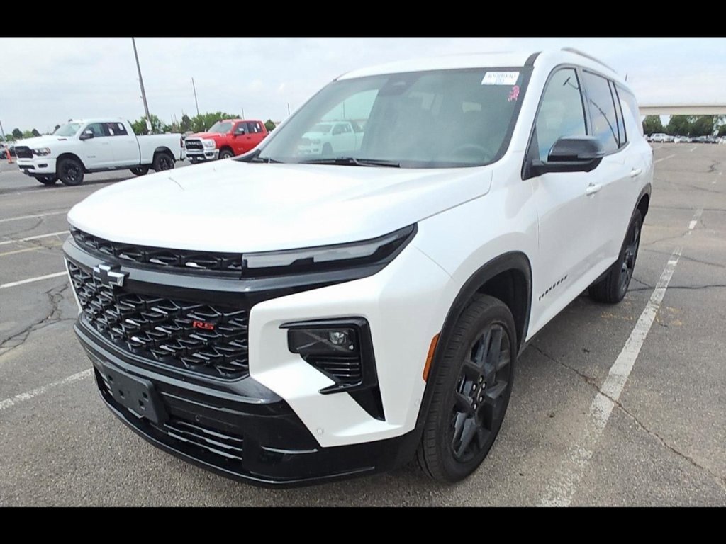 2024 Chevrolet Traverse RS photo 2