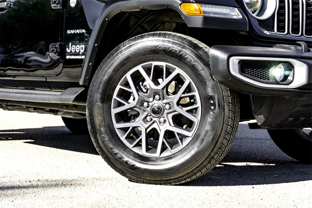 2024 Jeep Wrangler Sahara photo 2