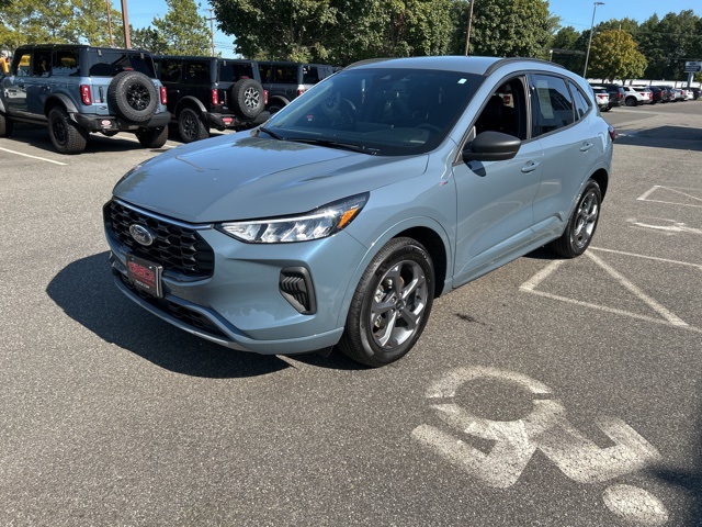 2023 Ford Escape ST-Line photo 3