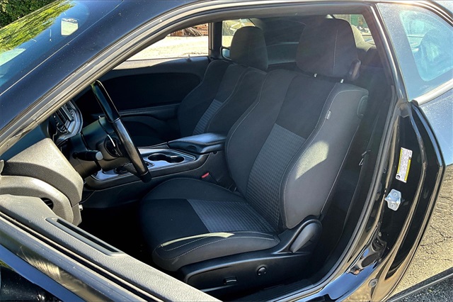 2023 Dodge Challenger R/T photo 18