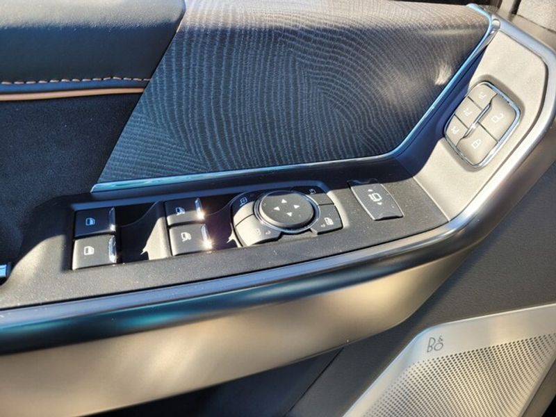 2024 Ford F-250 Platinum photo 24
