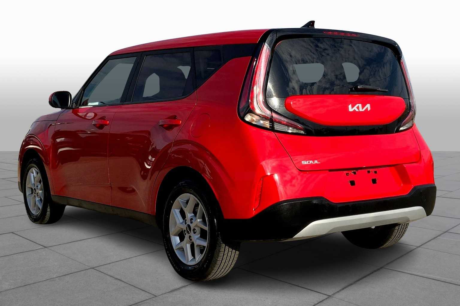 2023 Kia Soul LX photo 11
