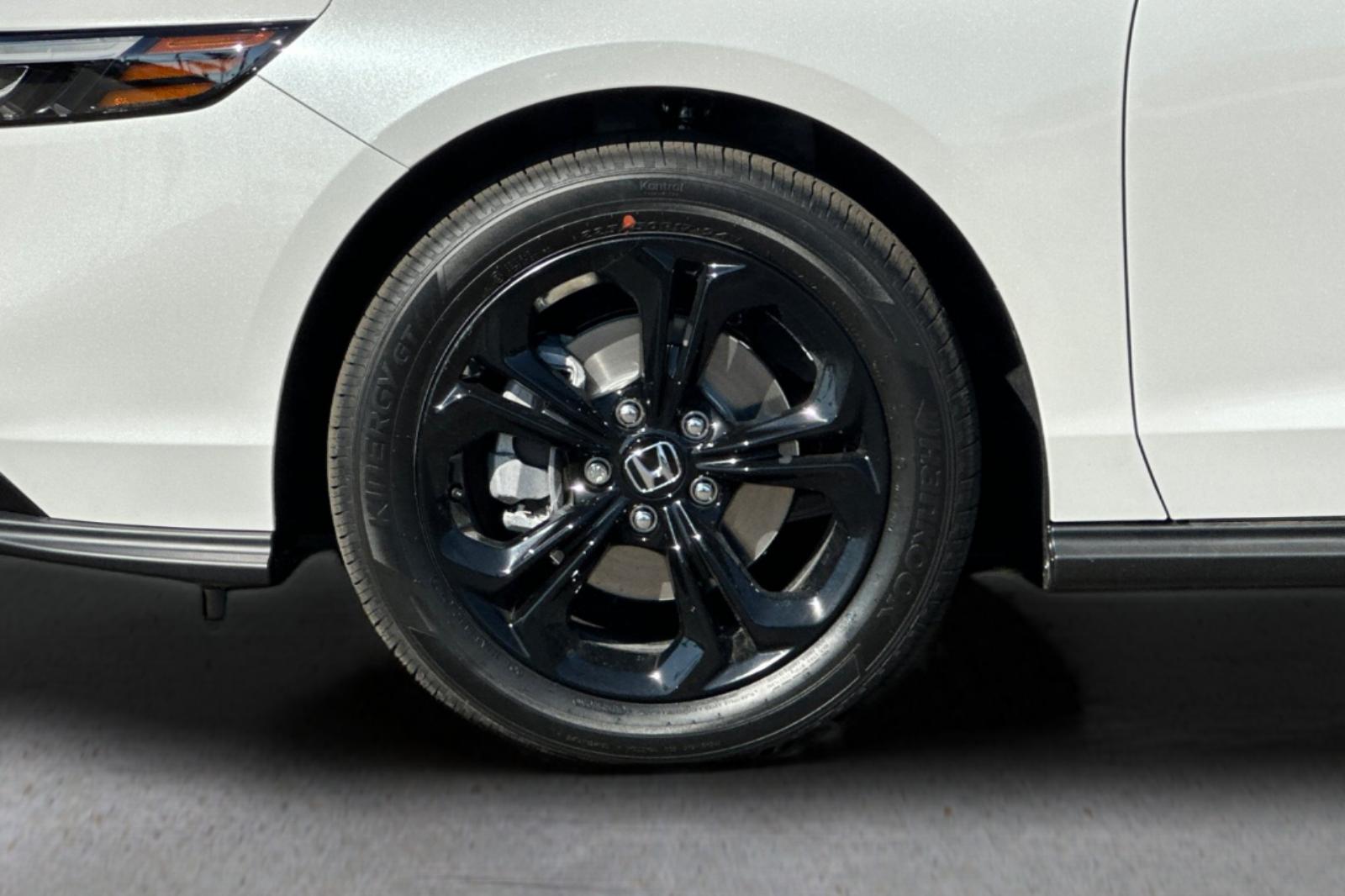 2025 Honda Accord 1.5T SE photo 29