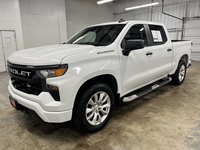 2024 Chevrolet Silverado 1500 Custom photo 2