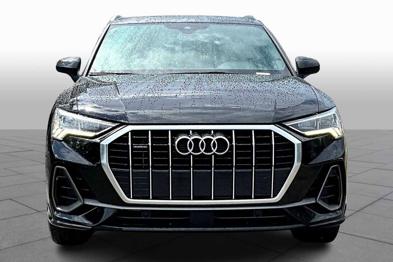 2019 Audi Q3 S line Premium Plus photo 2
