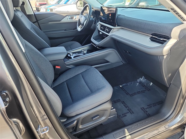 2025 Ford Explorer photo 15