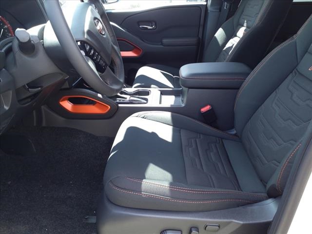 2025 Nissan Frontier PRO-X photo 4