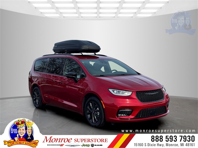 2025 Chrysler Pacifica Select's photo