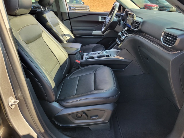 2023 Ford Explorer Limited photo 16