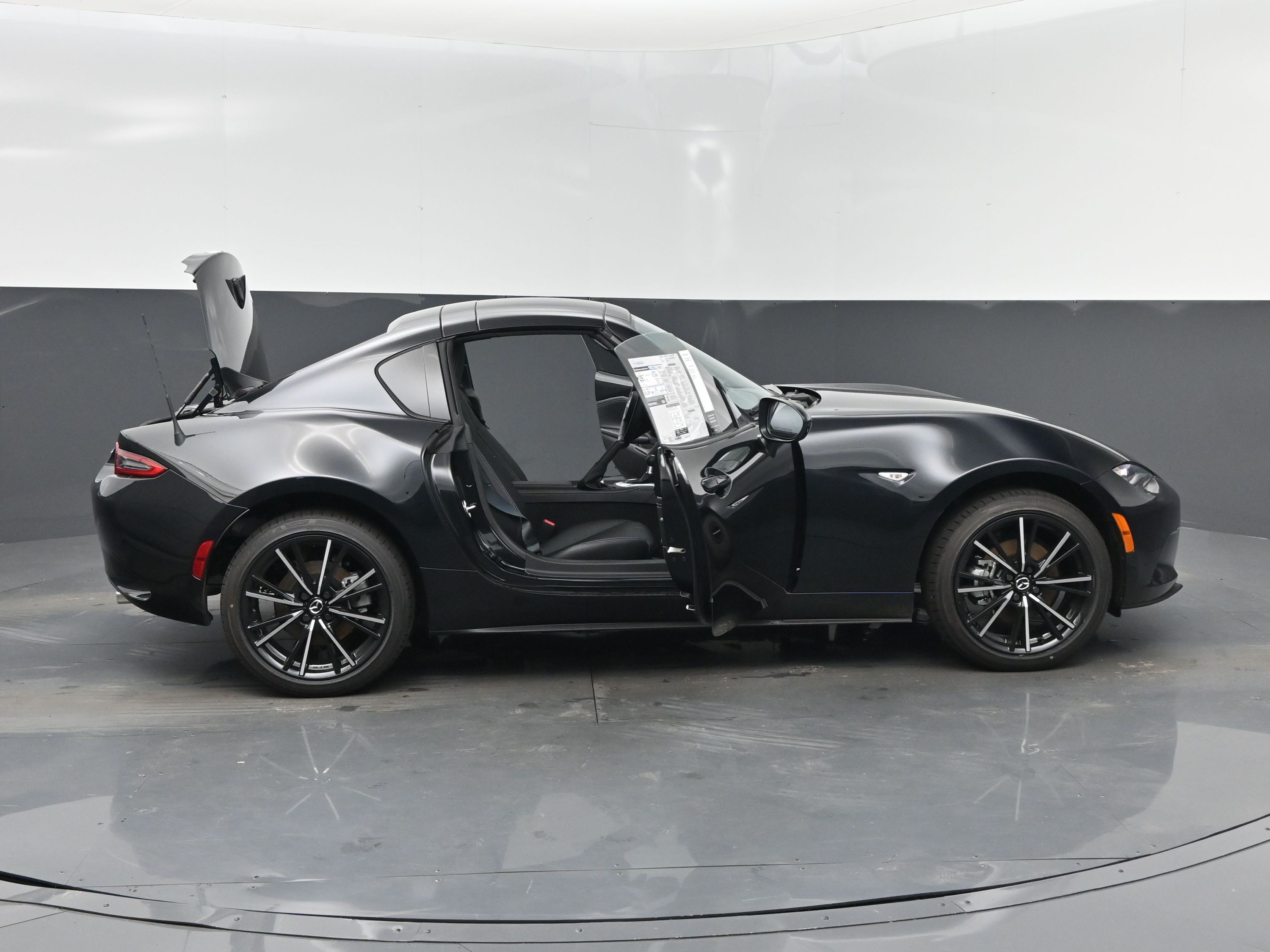 2025 Mazda MX-5 Miata Miata RF Grand Touring photo 29