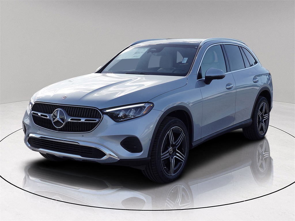 2026 Mercedes Benz GLC 300 photo 3