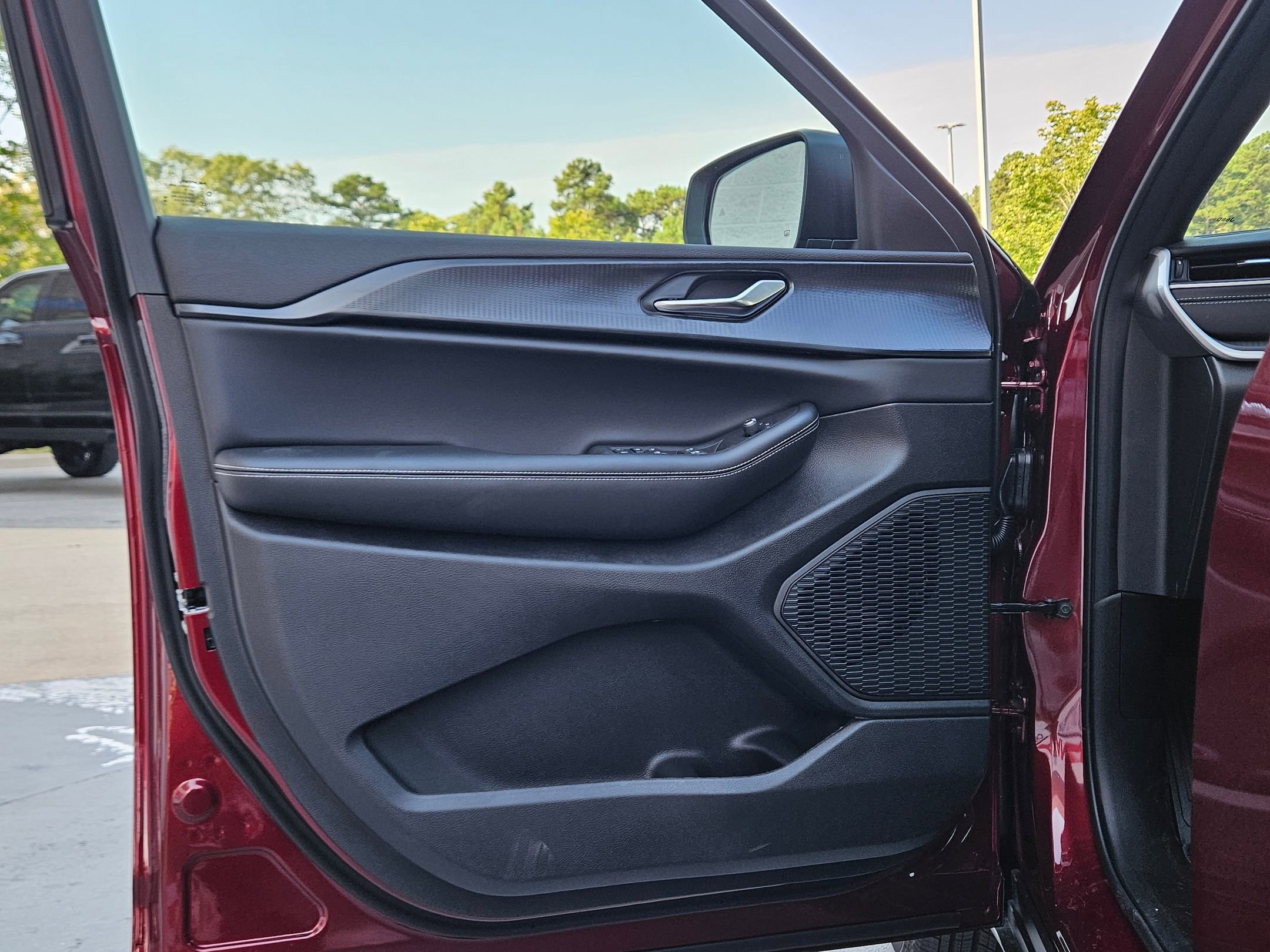 2025 Jeep Grand Cherokee Laredo Altitude photo 16