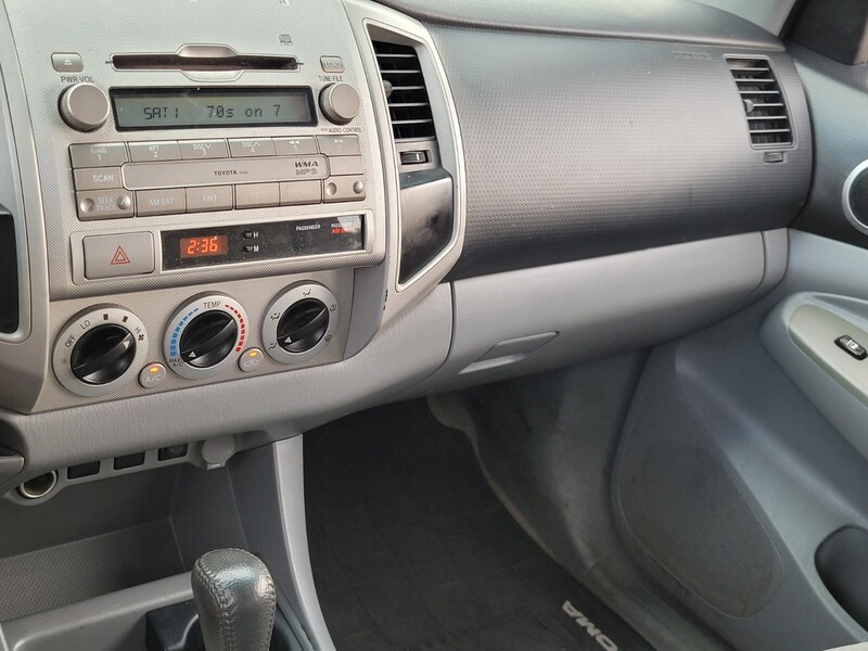 2011 Toyota Tacoma Double Cab V6 PreRunner photo 22