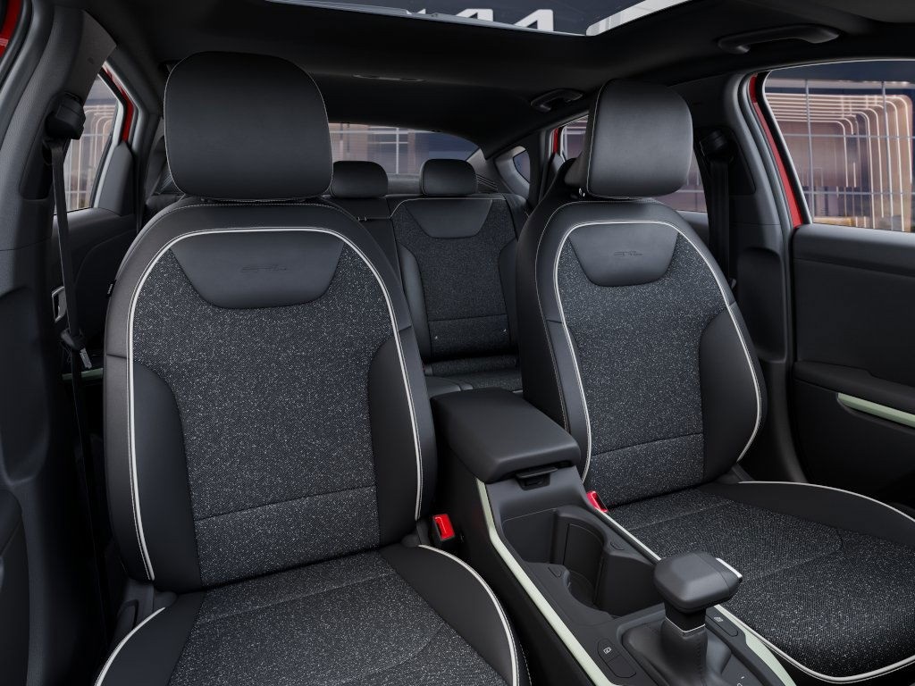 2025 Kia K4 GT-Line photo 13