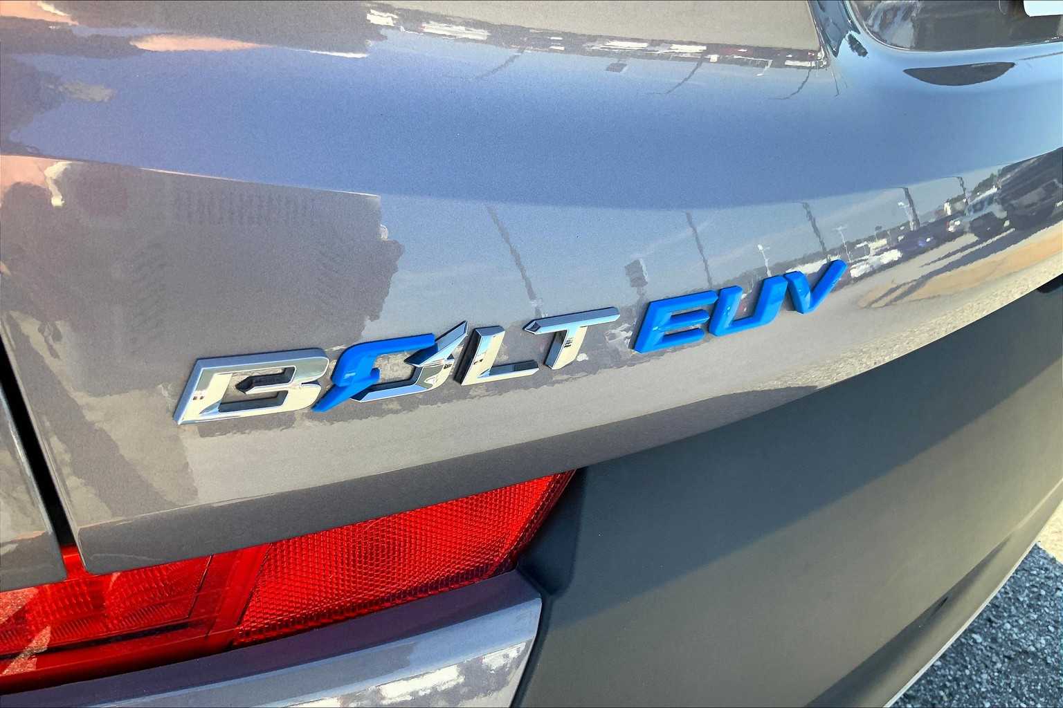 2022 Chevrolet Bolt EUV Premier photo 28