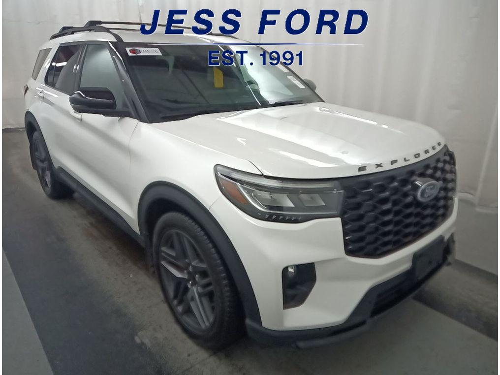 2025 Ford Explorer ST photo 4