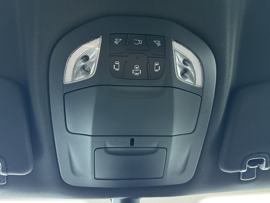 2025 Chrysler Pacifica photo 33