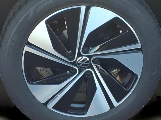 2024 Volkswagen Taos SE photo 4