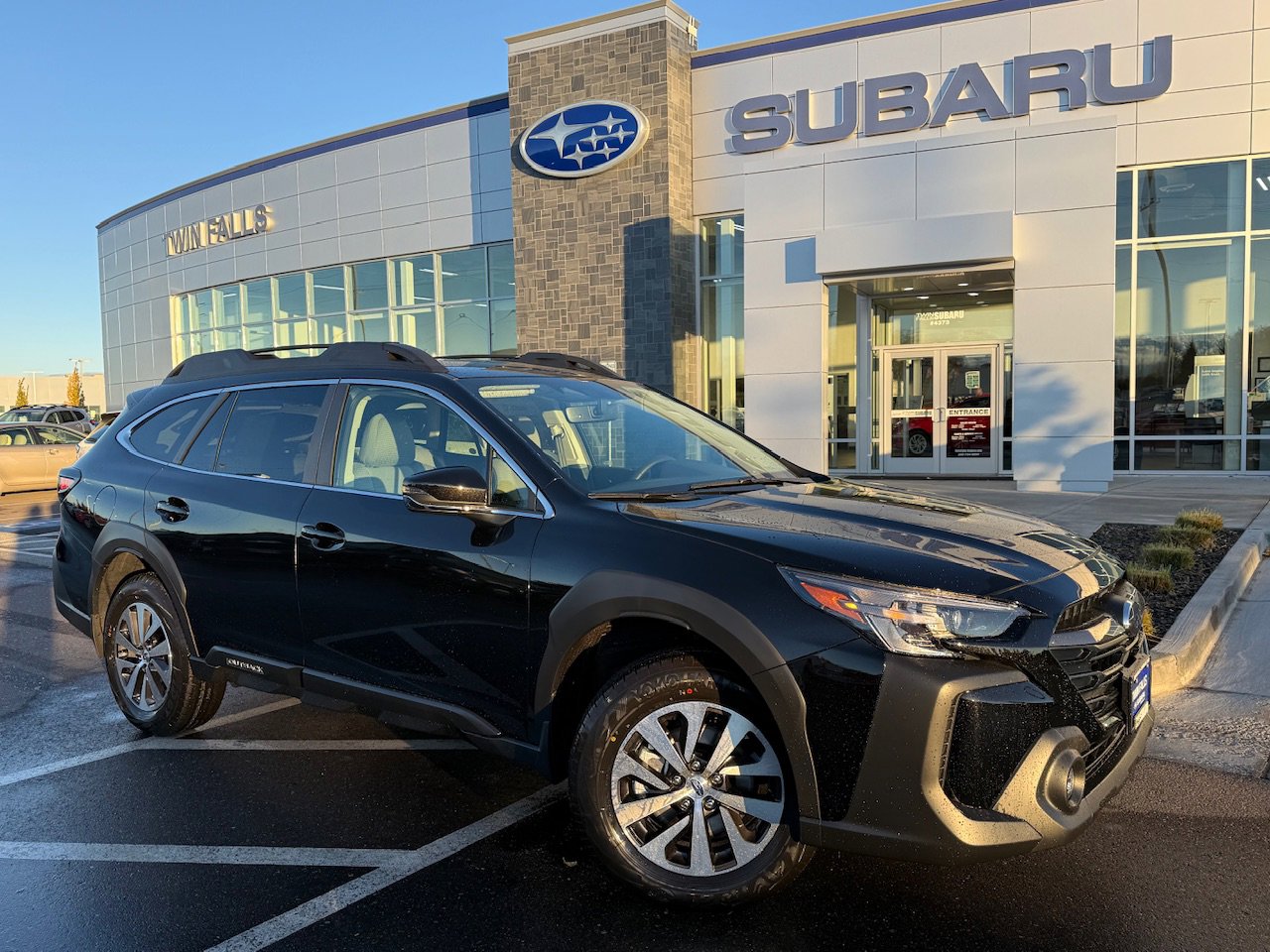 2025 Subaru Outback Premium's photo