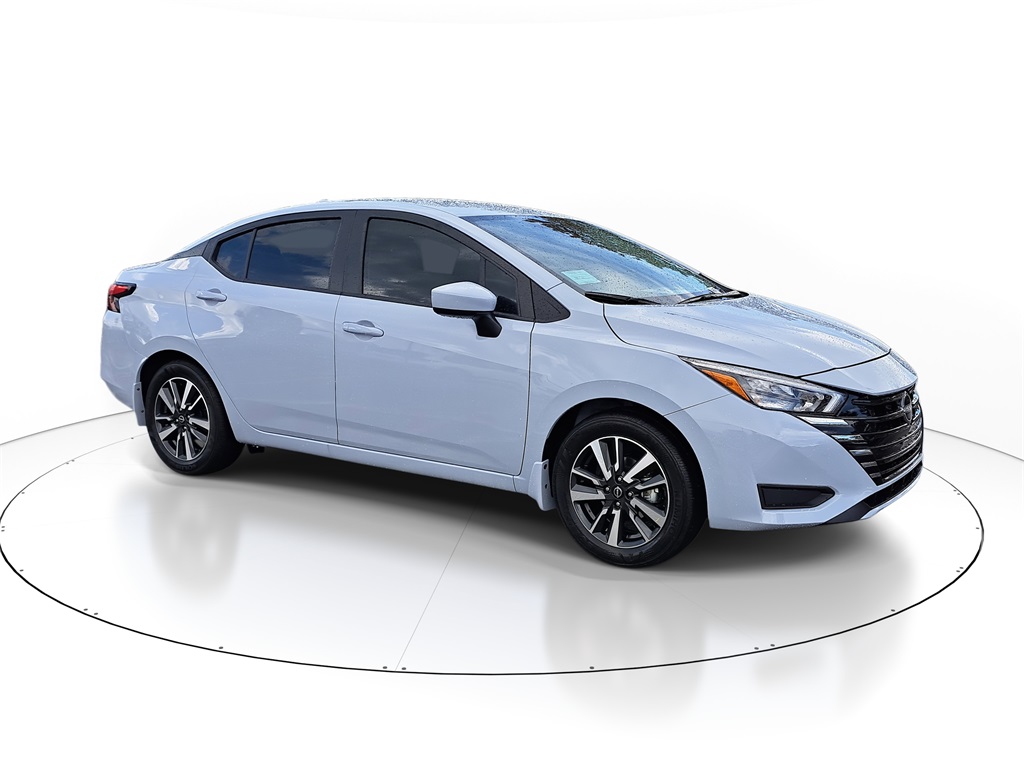 2025 Nissan Versa 1.6 SV photo 2
