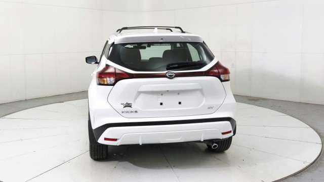 Used 2024 WHITE Nissan SV image 4