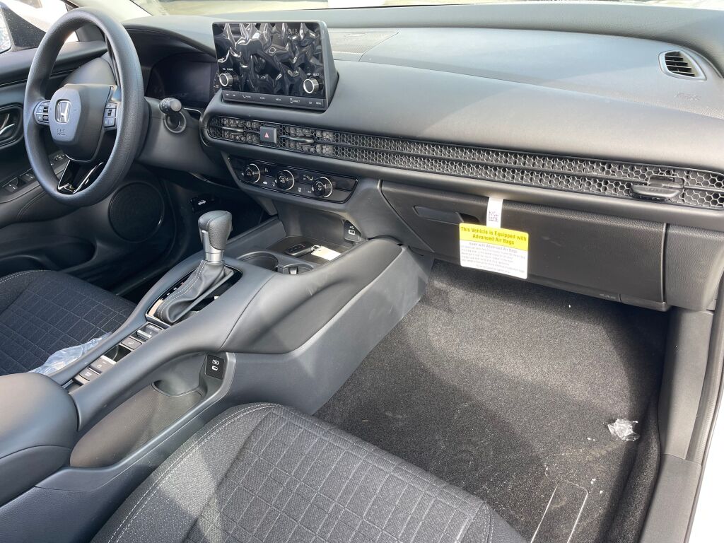 2026 Honda HR-V LX photo 13