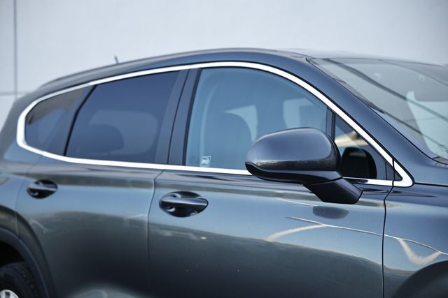 2020 Hyundai Santa Fe SE photo 4