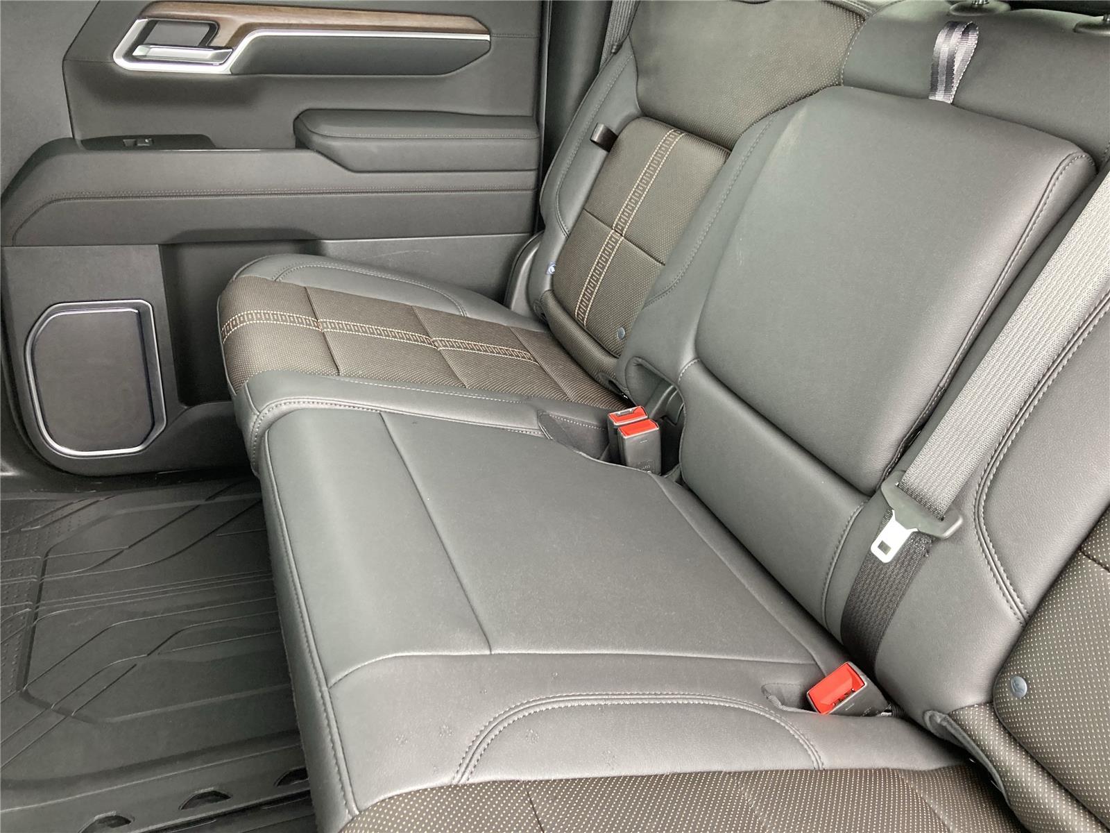 2026 Chevrolet Silverado 1500 High Country photo 18