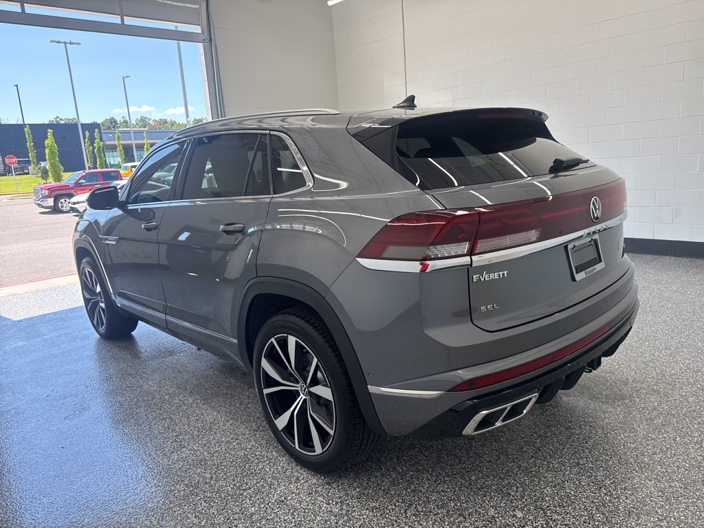 2025 Volkswagen Atlas Cross Sport SEL Premium R-Line photo 2